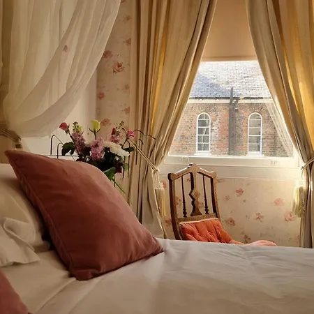 23 St Mary's Couette-café 4*