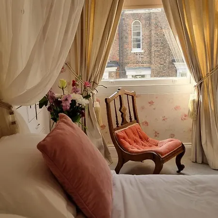 Bed & Breakfast 23 St Mary's York
