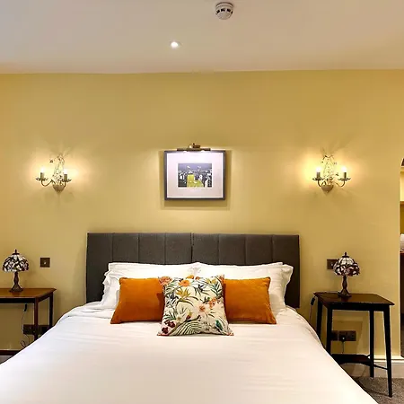 Couette-café 23 St Mary's 4*