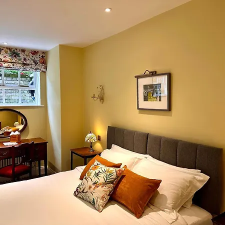 23 St Mary's Bed & Breakfast 4*