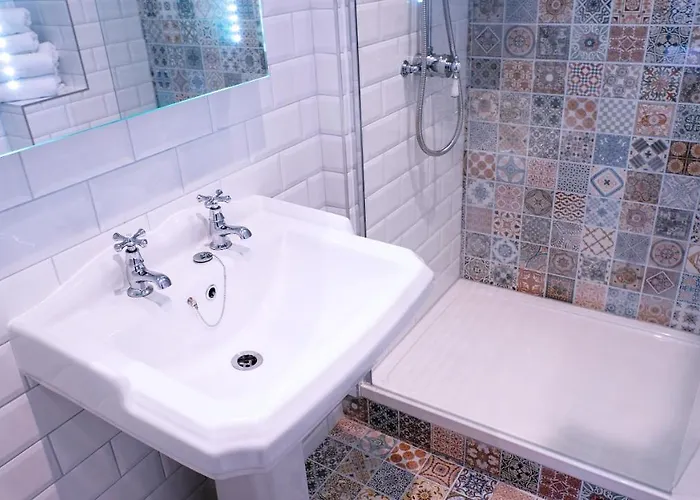 23 St Mary's 4* York