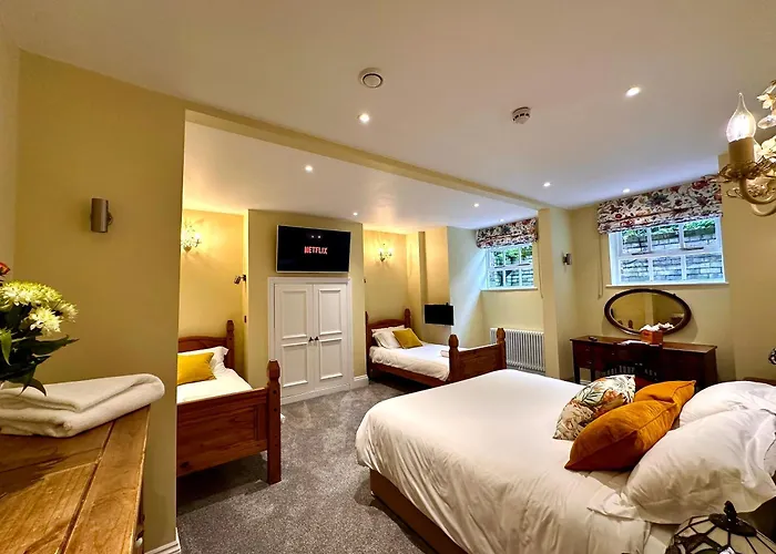 23 St Mary's 4* York