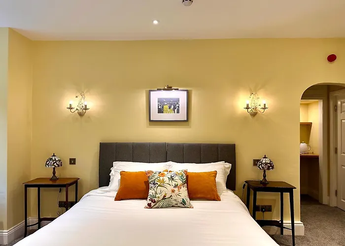 Alojamento de Acomodação e Pequeno-almoço 23 St Mary's 4*