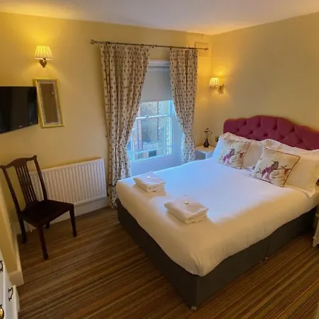 23 St Mary's 4*
