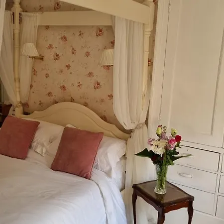 Bed and Breakfast 23 St Mary's 4*