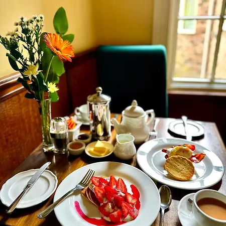 Bed & Breakfast 23 St Mary's 4*