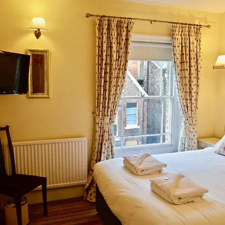 Bed and Breakfast 23 St Mary's 4*